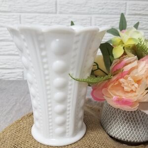 Vintage Milkglass Zipper Jewel Pattern Flower Vase